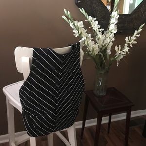 Sleeveless black and white striped Top